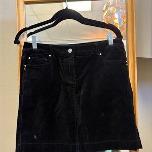 White House Black Market-Classic Black Skirt-Size 4